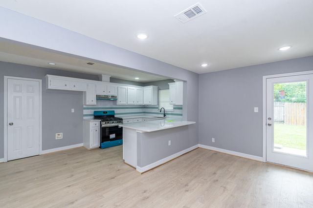 2114 Linden Creek Lane, Houston, TX 77017