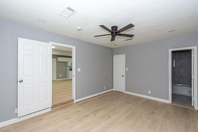 2114 Linden Creek Lane, Houston, TX 77017