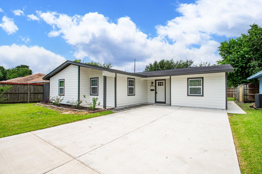 2114 Linden Creek Lane, Houston, TX 77017