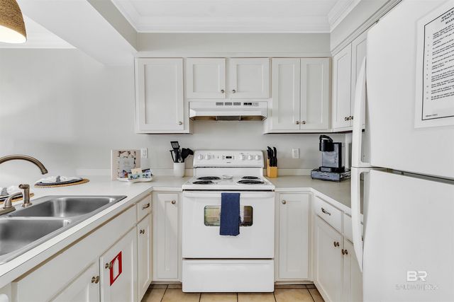 110 W 2nd Street 3, Gulf Shores, AL 36542