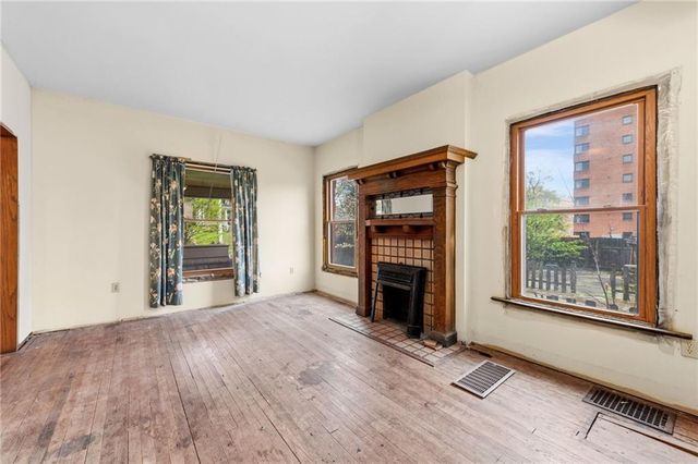 3424 Holmes Street, Kansas City, MO 64109