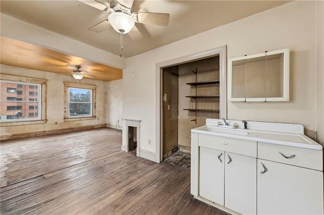 3424 Holmes Street, Kansas City, MO 64109
