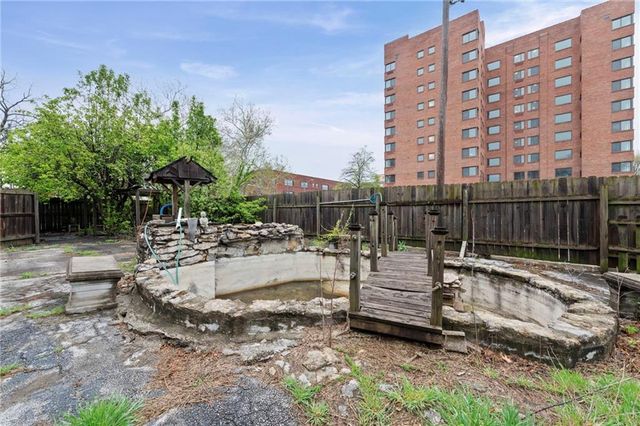 3424 Holmes Street, Kansas City, MO 64109