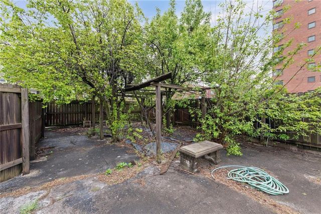 3424 Holmes Street, Kansas City, MO 64109