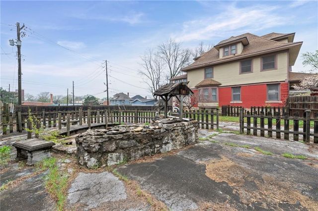 3424 Holmes Street, Kansas City, MO 64109