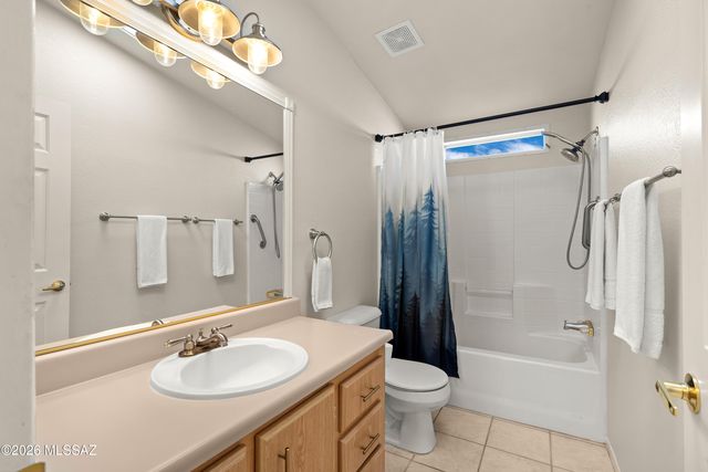 7630 W Edgestone Street, Tucson, AZ 85735