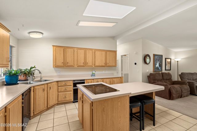 7630 W Edgestone Street, Tucson, AZ 85735