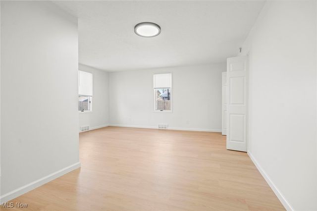 790 Kenilworth Avenue, Sheffield Lake, OH 44054