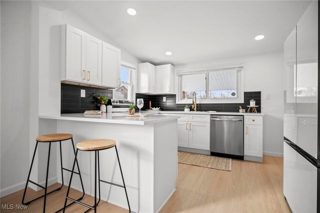 790 Kenilworth Avenue, Sheffield Lake, OH 44054