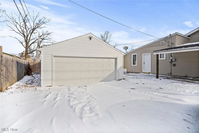 790 Kenilworth Avenue, Sheffield Lake, OH 44054