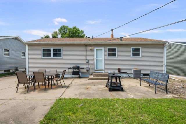 2807 N Lincoln Avenue, Davenport, IA 50804