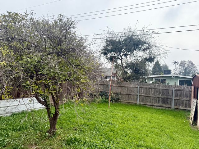 210 Sequoia Drive, Exeter, CA 93221