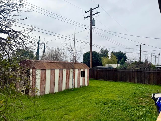 210 Sequoia Drive, Exeter, CA 93221