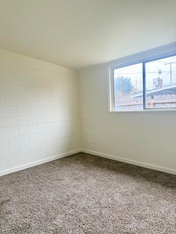 210 Sequoia Drive, Exeter, CA 93221