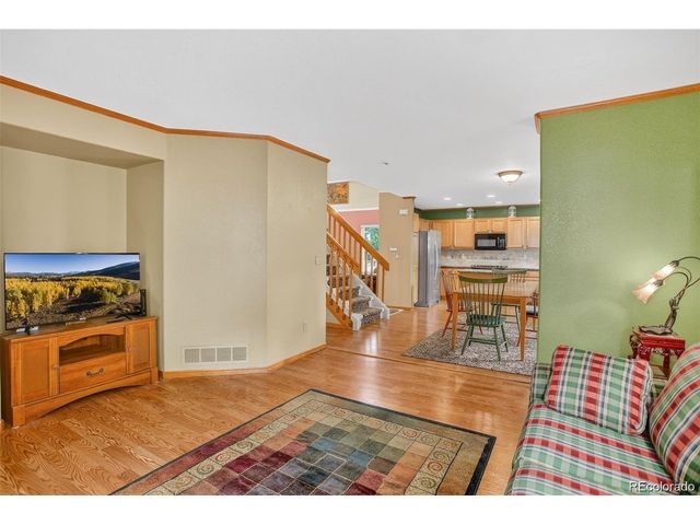 1131 S Chester Ct, Denver, CO 80247