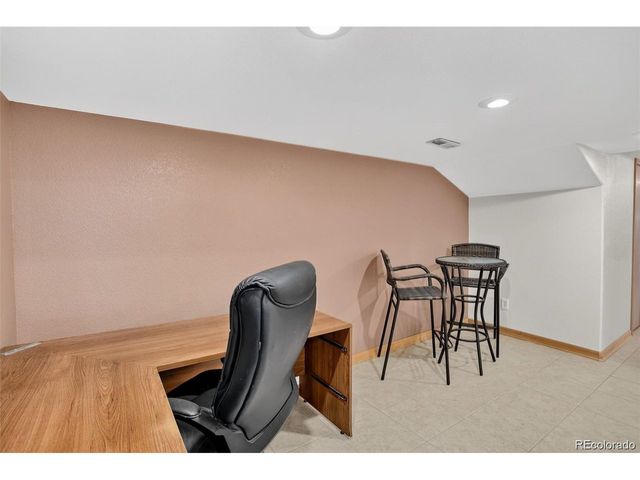 1131 S Chester Ct, Denver, CO 80247