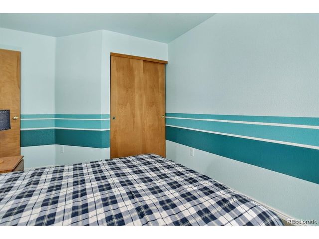 1131 S Chester Ct, Denver, CO 80247