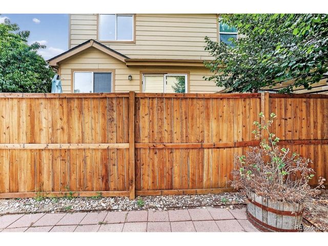 1131 S Chester Ct, Denver, CO 80247