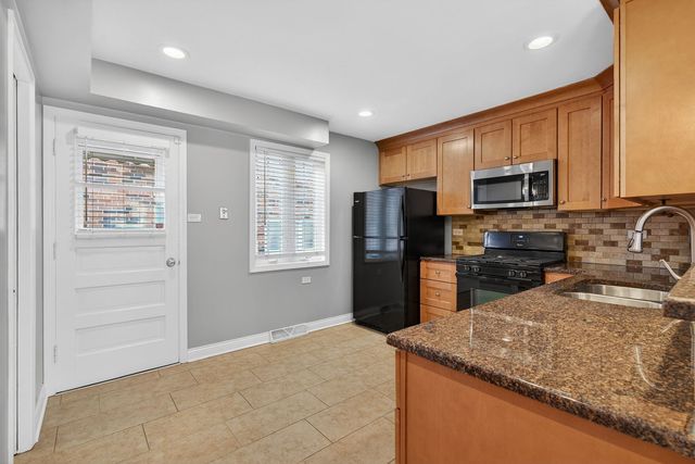 15 S Waiola Avenue 6, La Grange, IL 60525