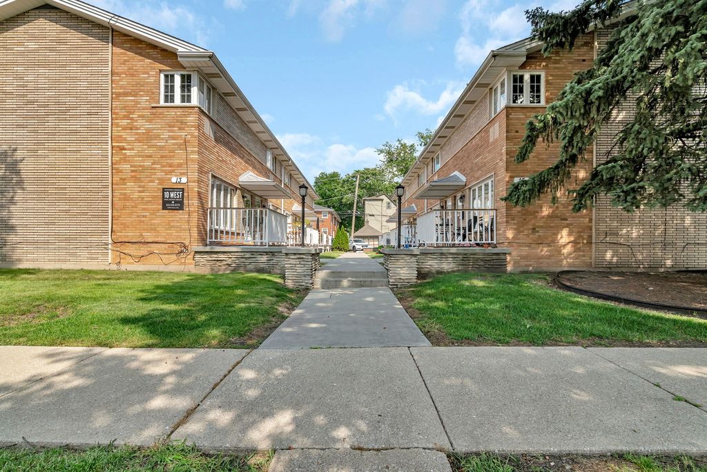 15 S Waiola Avenue 6, La Grange, IL 60525