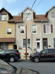 29 W 5TH ST, Boyertown, PA 19512