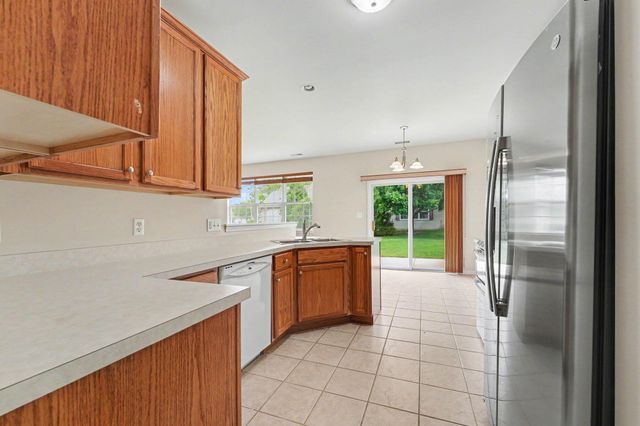 1202 Auburn Meadow Lane, Schererville, IN 46375