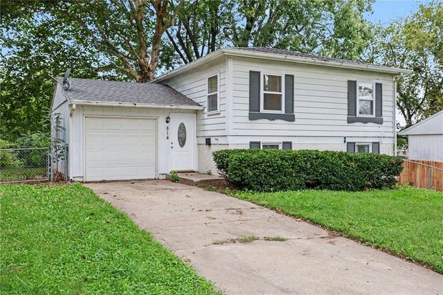 814 N Wigwam Trail, Independence, MO 64056