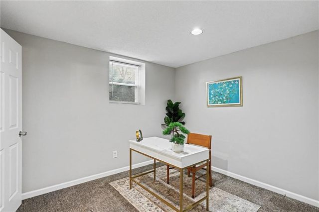 814 N Wigwam Trail, Independence, MO 64056