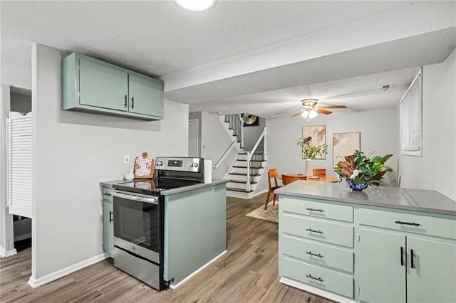 814 N Wigwam Trail, Independence, MO 64056
