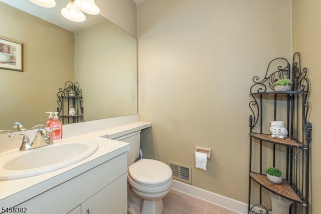 75 Birch Ln, Wayne Twp., NJ 07470