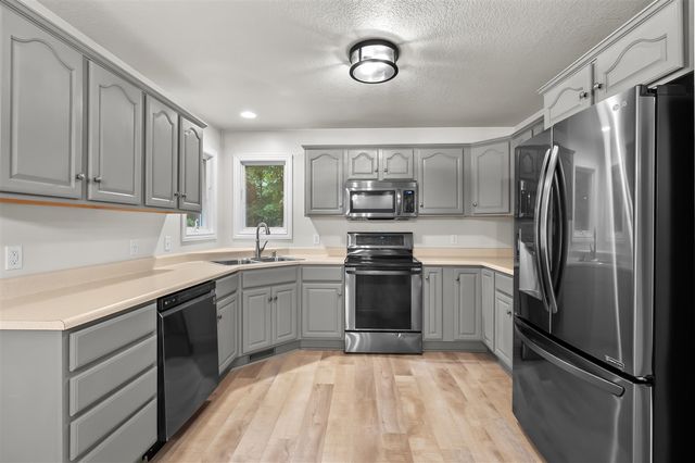 4467 Walkers Ridge Road, Kalamazoo, MI 49009