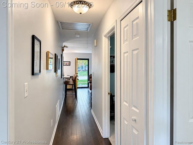 42583 Hammill Lane, Plymouth Charter Township, MI 48170