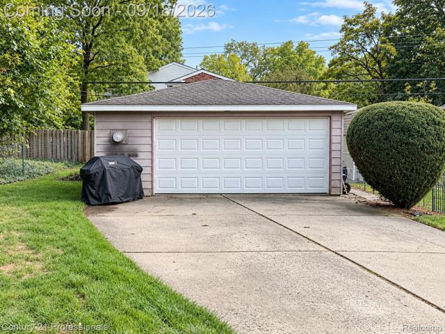 42583 Hammill Lane, Plymouth Charter Township, MI 48170