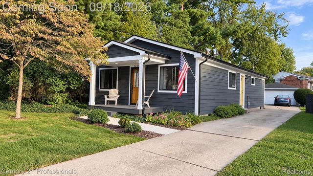 42583 Hammill Lane, Plymouth Charter Township, MI 48170