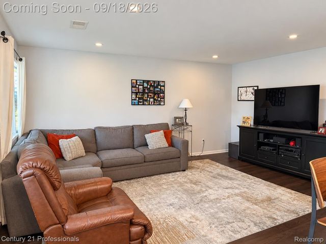 42583 Hammill Lane, Plymouth Charter Township, MI 48170