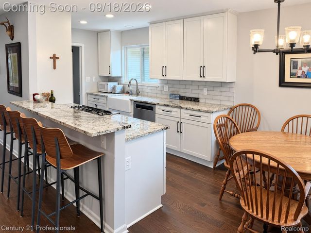 42583 Hammill Lane, Plymouth Charter Township, MI 48170