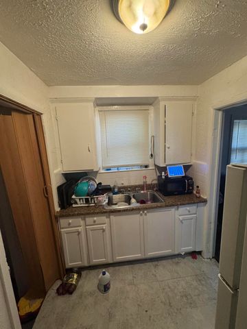 9374 Minock Street, Detroit, MI 48228