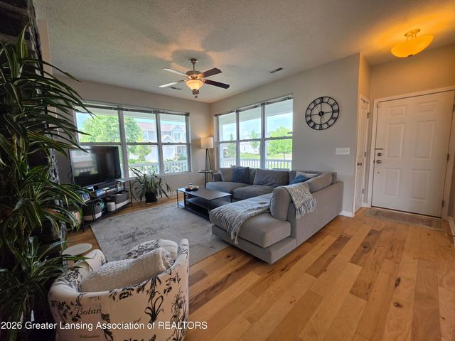 3156 S Hamlet Circle 45, East Lansing, MI 48823