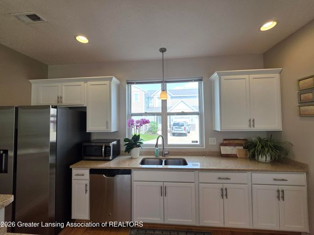 3156 S Hamlet Circle 45, East Lansing, MI 48823