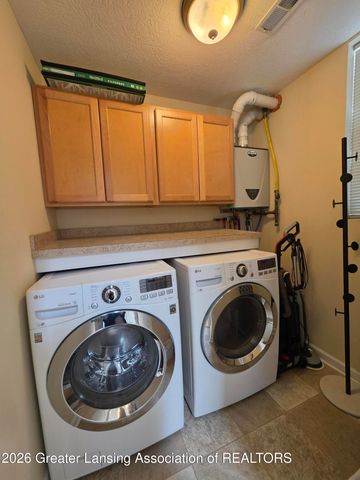 3156 S Hamlet Circle 45, East Lansing, MI 48823