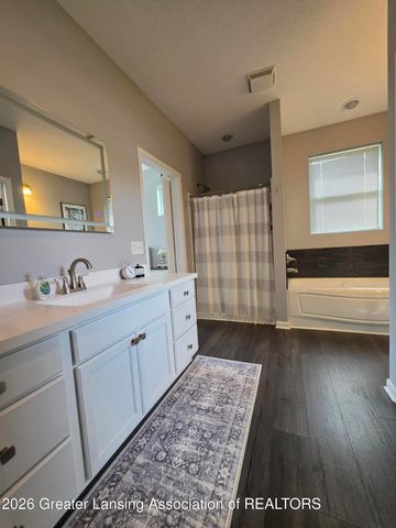 3156 S Hamlet Circle 45, East Lansing, MI 48823