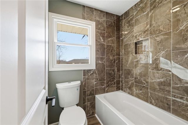 109 NE 1st Street Terrace, Blue Springs, MO 64014