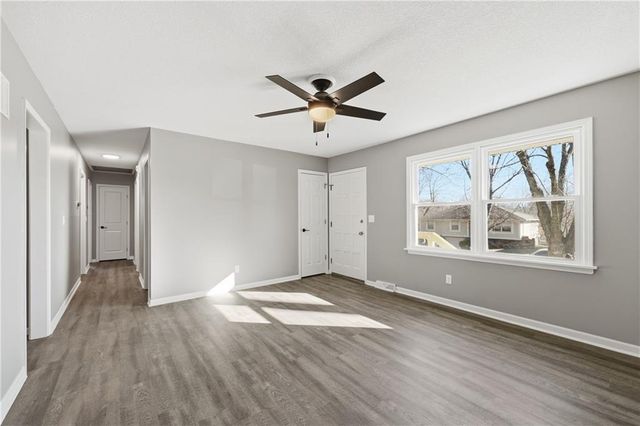 109 NE 1st Street Terrace, Blue Springs, MO 64014