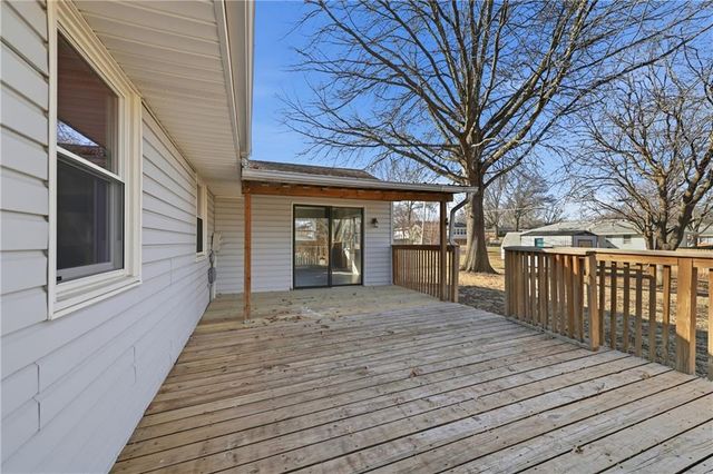 109 NE 1st Street Terrace, Blue Springs, MO 64014