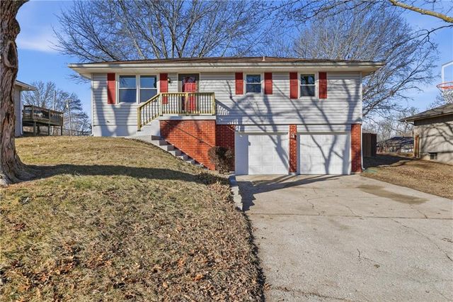 109 NE 1st Street Terrace, Blue Springs, MO 64014