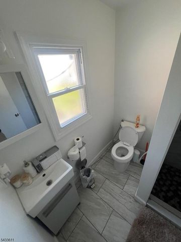 52 S State St, Hackensack City, NJ 07601