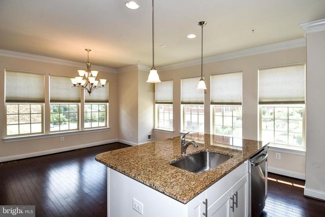 810 FAIR WINDS WAY, National Harbor, MD 20745