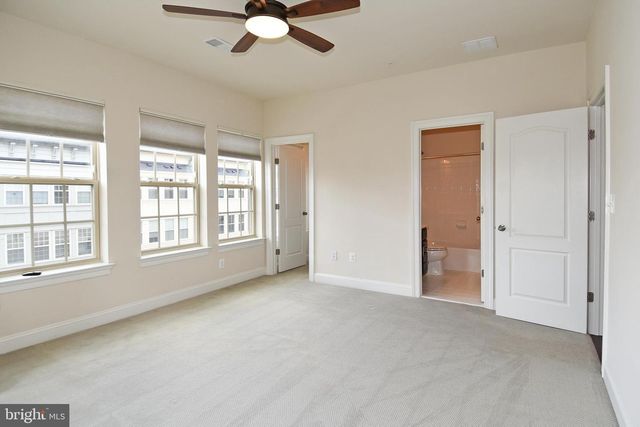 810 FAIR WINDS WAY, National Harbor, MD 20745
