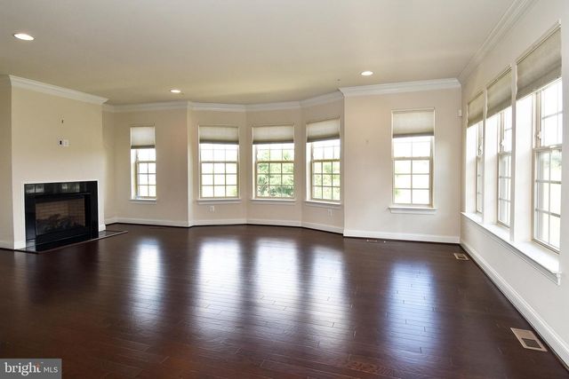810 FAIR WINDS WAY, National Harbor, MD 20745