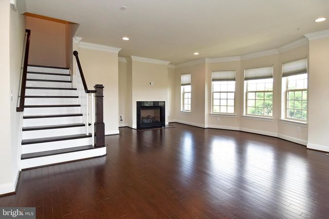 810 FAIR WINDS WAY, National Harbor, MD 20745